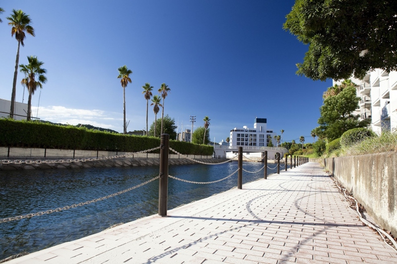 【ホテル周辺】サントピアマリーナの運河沿いに散策できる遊歩道