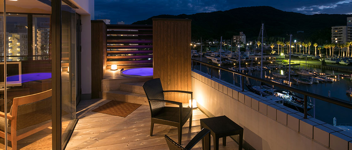 Harborview Spa Terrace Room with open-air bath